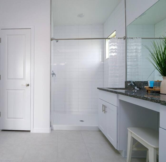 Modern Oasis! 3Br Townhouse In A Lagoon Community 卫斯理堂 外观 照片