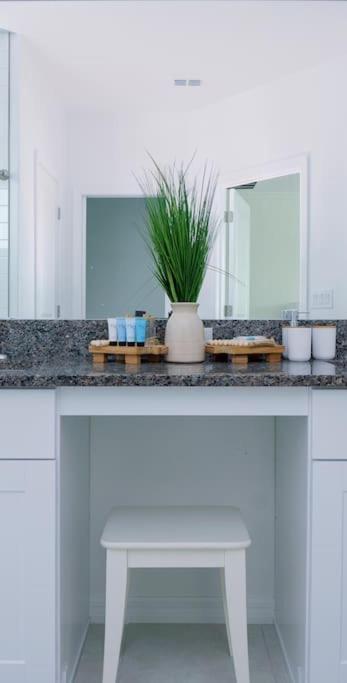 Modern Oasis! 3Br Townhouse In A Lagoon Community 卫斯理堂 外观 照片
