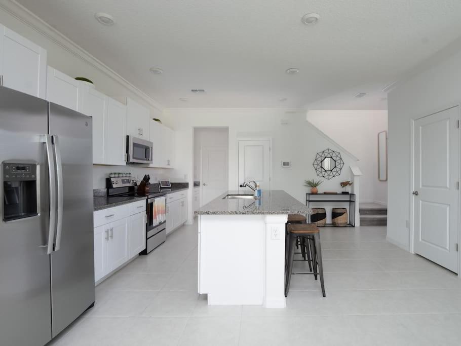 Modern Oasis! 3Br Townhouse In A Lagoon Community 卫斯理堂 外观 照片